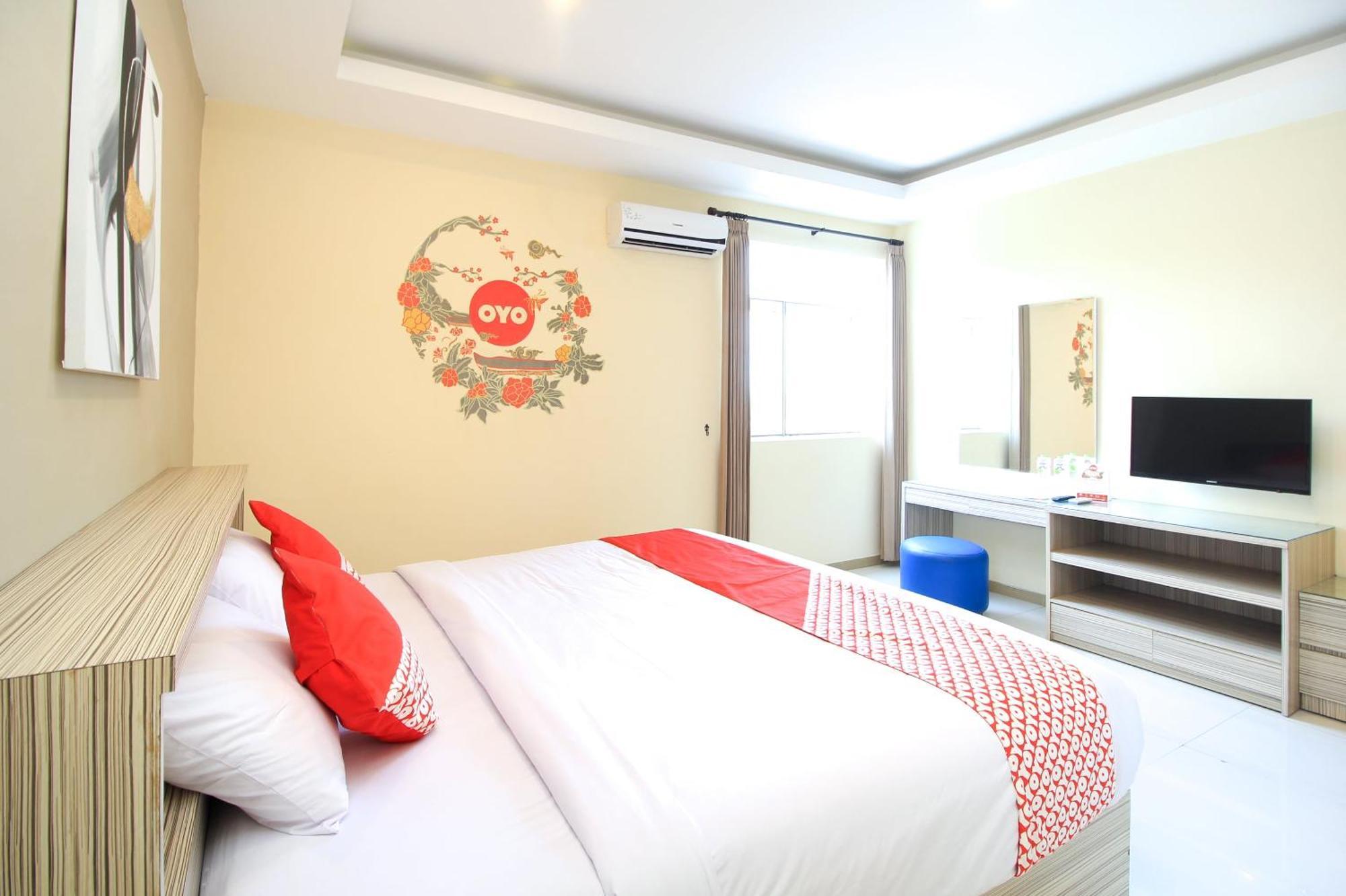 Super Oyo Capital O 175 K-60 Residence Сурабая Экстерьер фото