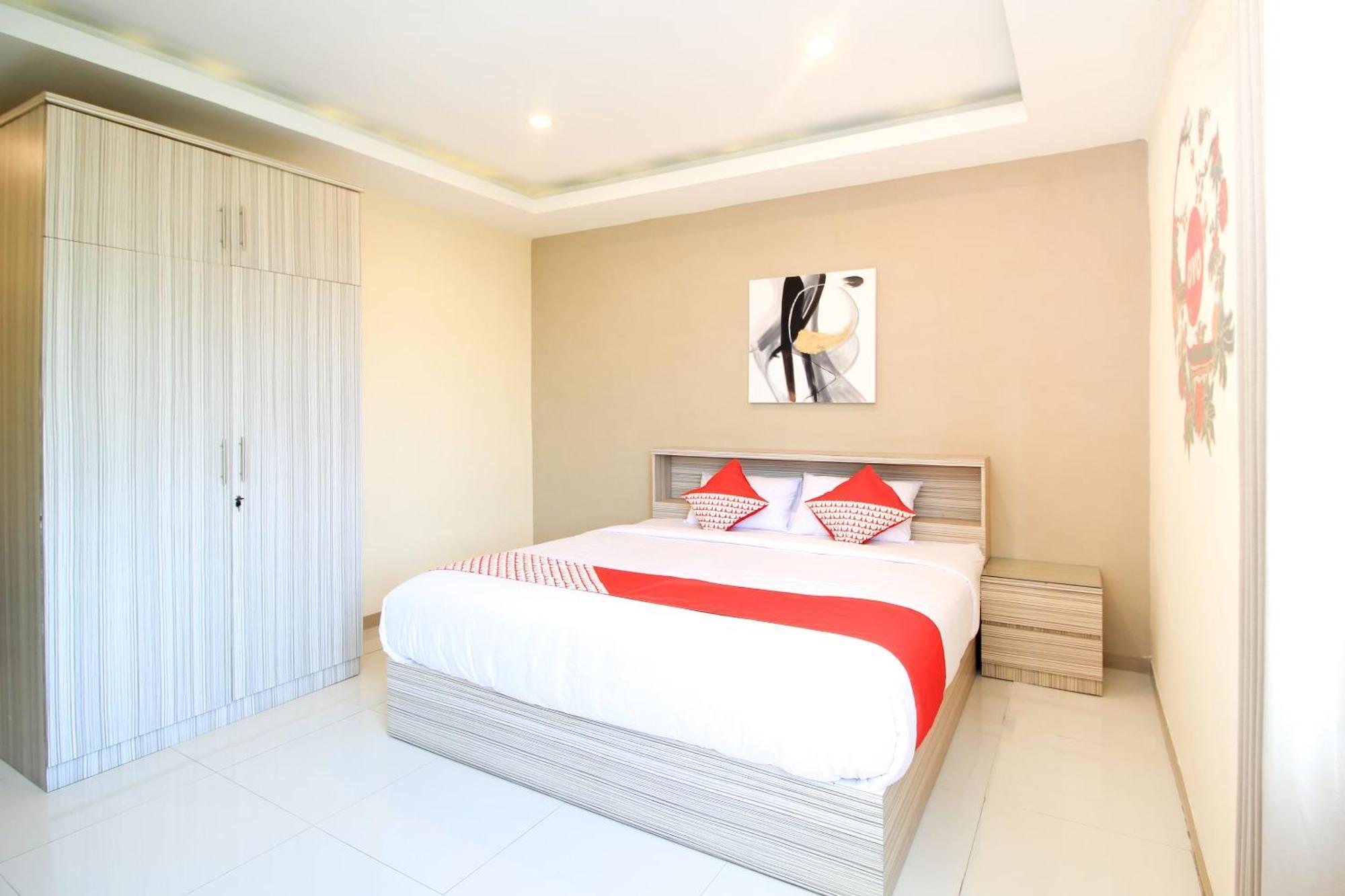 Super Oyo Capital O 175 K-60 Residence Сурабая Экстерьер фото